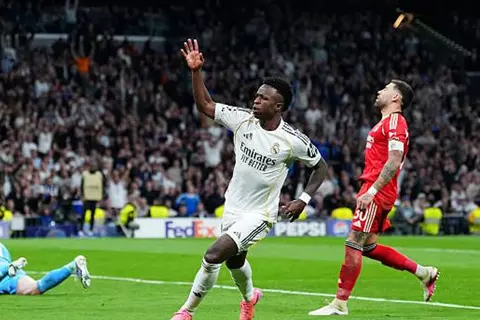 تقارير: ريال مدريد يقترب من تجديد عقد فينيسيوس جونيور